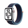 ساعة Apple Watch SE بنظام تحديد المواقع GPS والاتصال الخلوي Cellular مقاس 44 مم بهيكل فضي من الألومنيوم مع حلقة رياضية باللون الكحلي الداكن