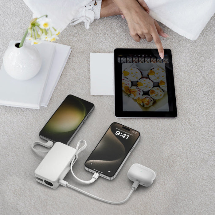 بطارية متنقلة مومكس 1-باور فيتال 10000 مللي أمبير مع كيبل USB-C مزدوج مدمج | أبيض